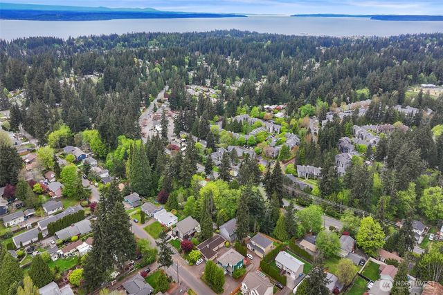 119 N 205th Street, Shoreline, WA 98133