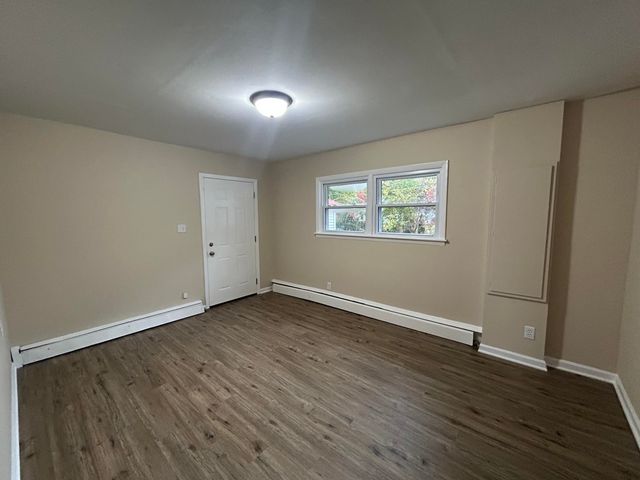 1359 State Street, Hobart, IN 46342