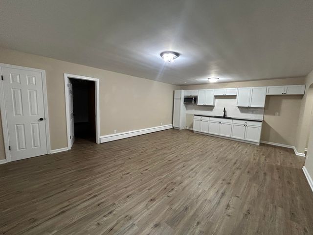 1359 State Street, Hobart, IN 46342