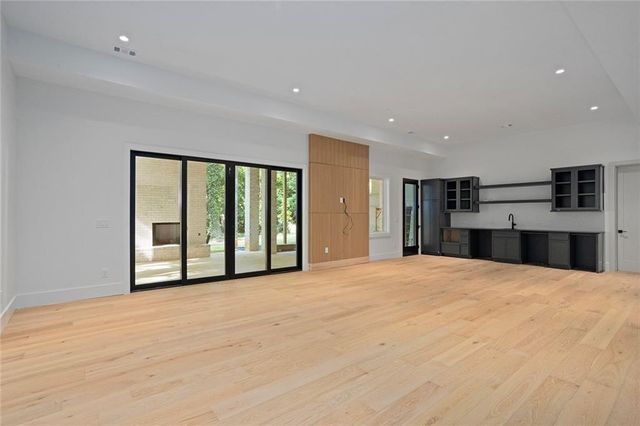 490 Timber Valley Road, Atlanta, GA 30342