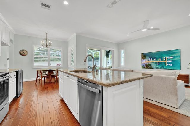 516 Sweet Bay Circle, Jupiter, FL 33458