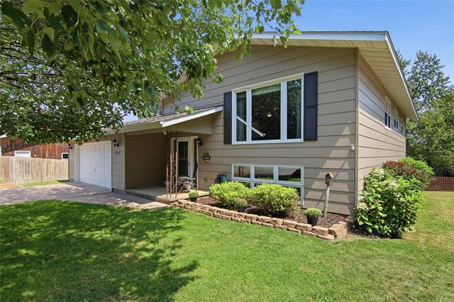 2111 Carter Street, Eau Claire, WI 54703