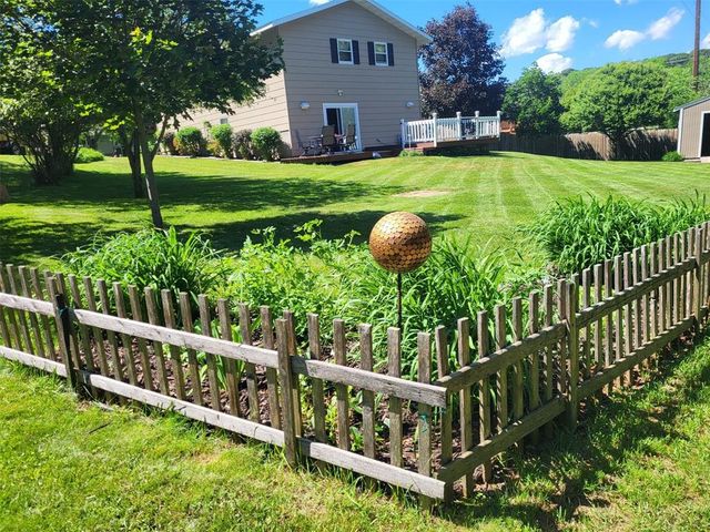 2111 Carter Street, Eau Claire, WI 54703