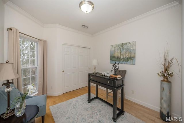 13115 Mill Crossing Court 307, Creve Coeur, MO 63141