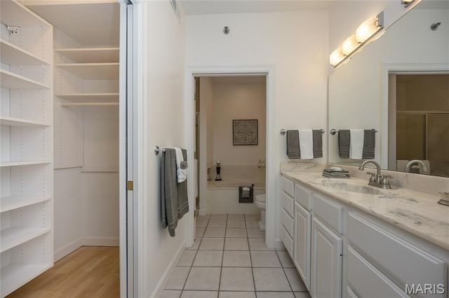 13115 Mill Crossing Court 307, Creve Coeur, MO 63141