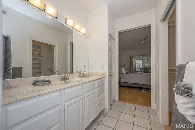 13115 Mill Crossing Court 307, Creve Coeur, MO 63141