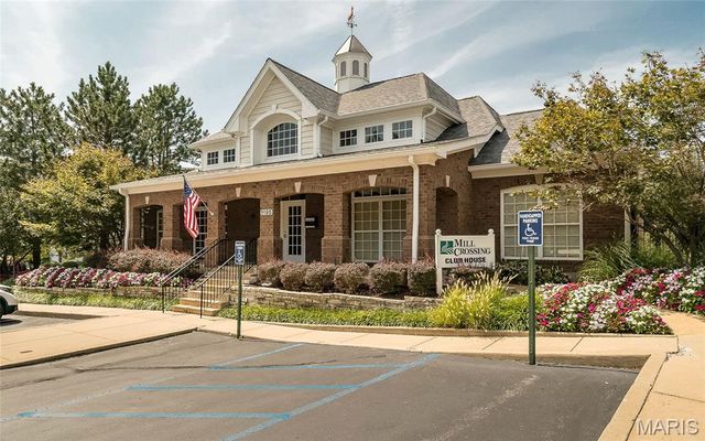 13115 Mill Crossing Court 307, Creve Coeur, MO 63141