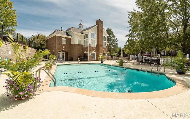 13115 Mill Crossing Court 307, Creve Coeur, MO 63141