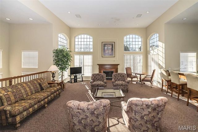 13115 Mill Crossing Court 307, Creve Coeur, MO 63141