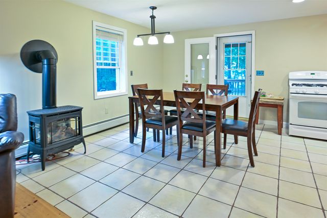 9 Perry Road, Deerfield, NH 03037
