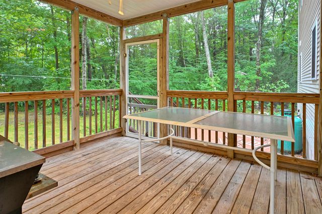 9 Perry Road, Deerfield, NH 03037