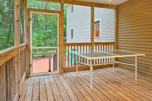 9 Perry Road, Deerfield, NH 03037