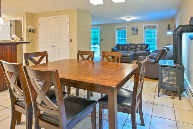 9 Perry Road, Deerfield, NH 03037