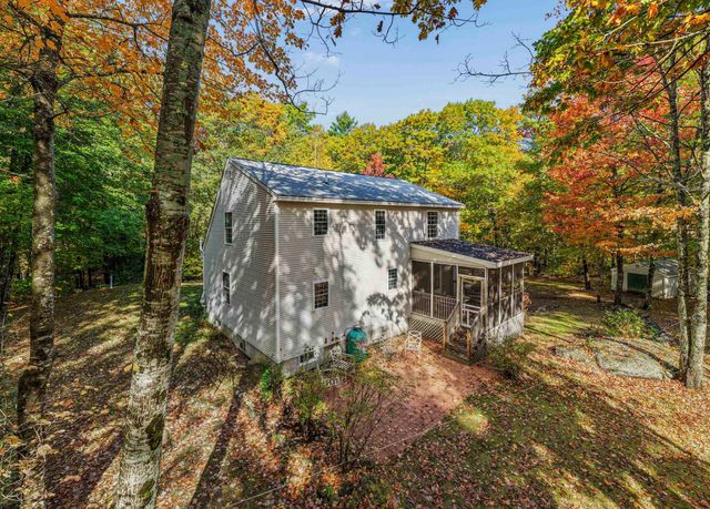 9 Perry Road, Deerfield, NH 03037