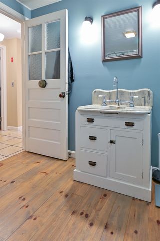 9 Perry Road, Deerfield, NH 03037