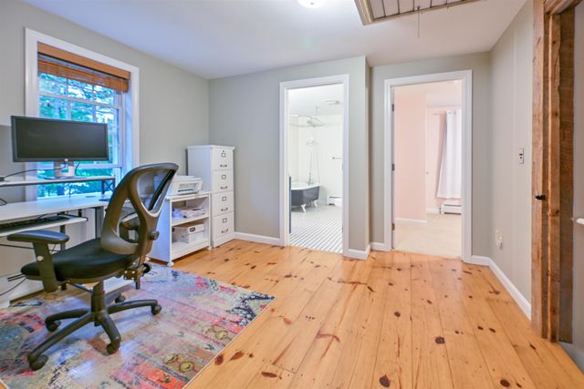 9 Perry Road, Deerfield, NH 03037