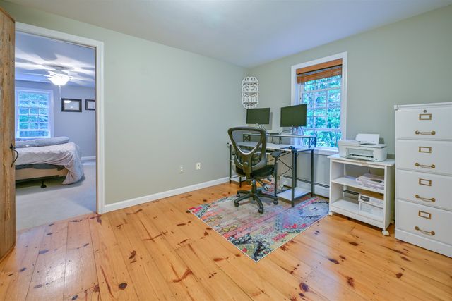 9 Perry Road, Deerfield, NH 03037