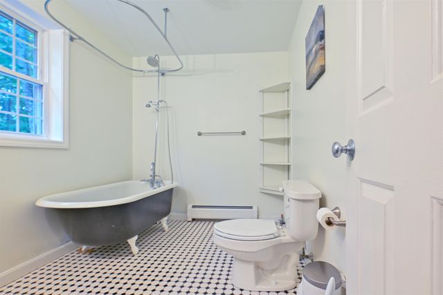 9 Perry Road, Deerfield, NH 03037