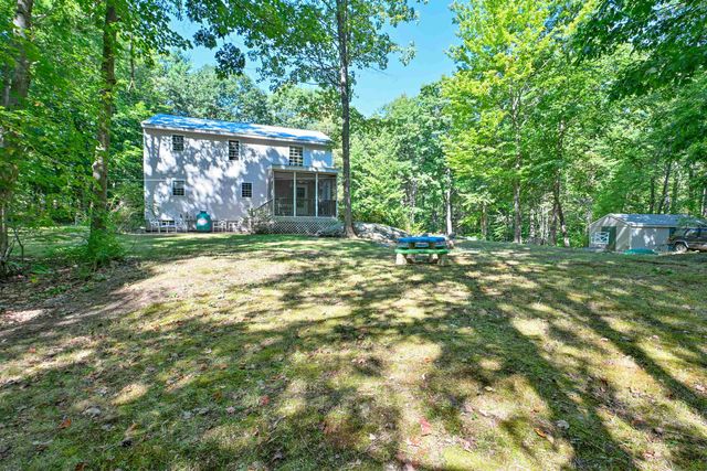 9 Perry Road, Deerfield, NH 03037
