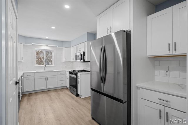 1439 Bridle Road, Webster Groves, MO 63119