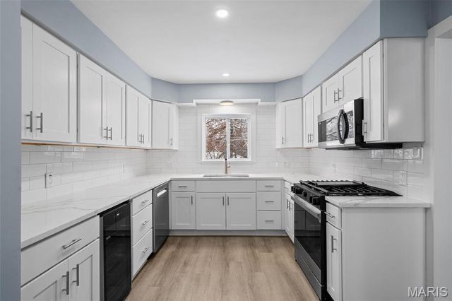 1439 Bridle Road, Webster Groves, MO 63119