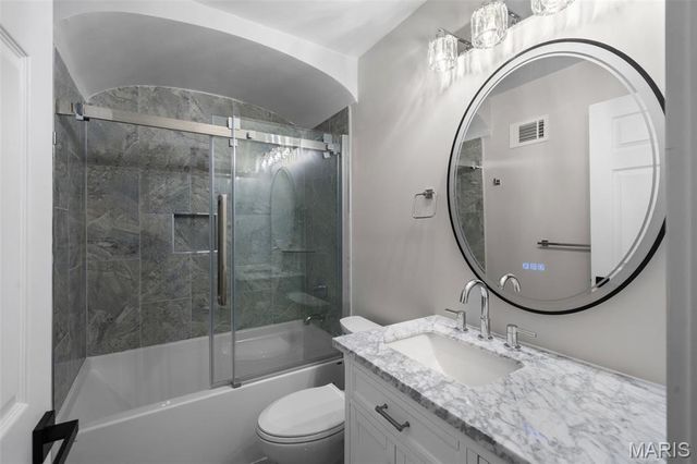 1439 Bridle Road, Webster Groves, MO 63119