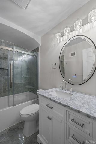 1439 Bridle Road, Webster Groves, MO 63119