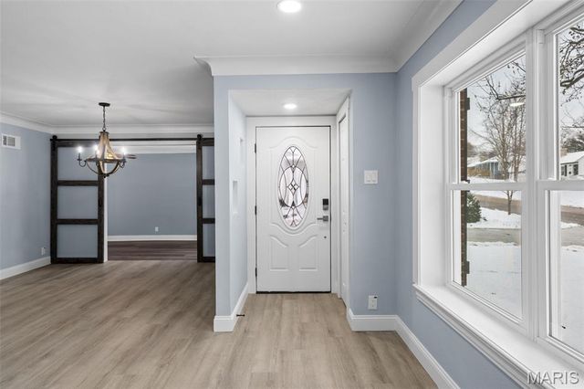 1439 Bridle Road, Webster Groves, MO 63119