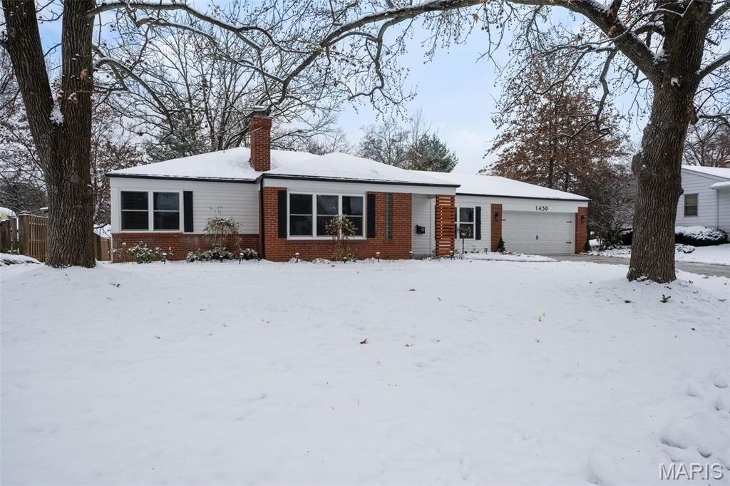 1439 Bridle Road, Webster Groves, MO 63119