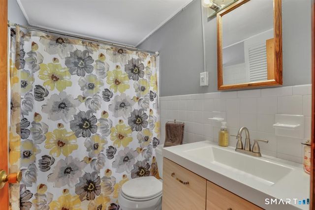 2 Alpine Street, Manchester, CT 06040