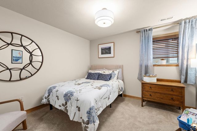 3601 E Madison St Street, Sioux Falls, SD 57103