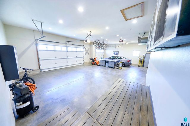 3601 E Madison St Street, Sioux Falls, SD 57103