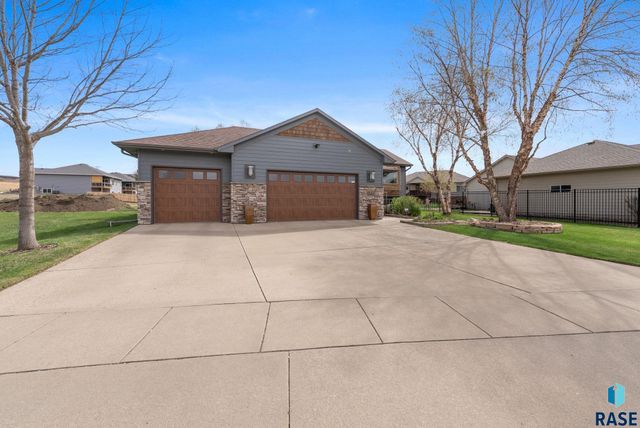 3601 E Madison St Street, Sioux Falls, SD 57103