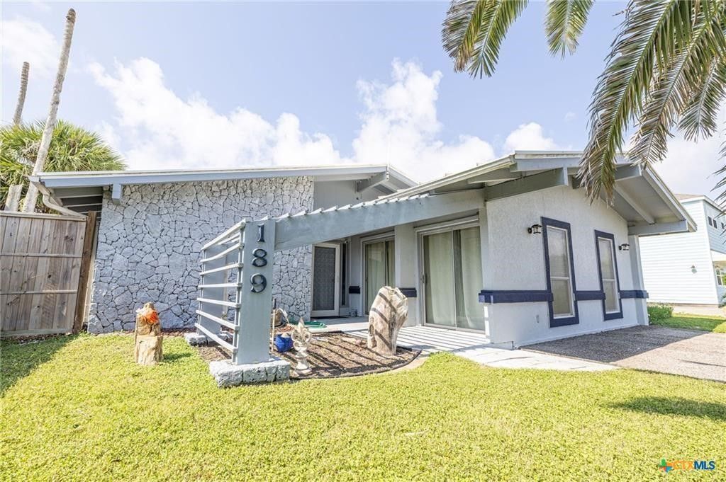 189 Driftwood Dr, Aransas Pass, TX 78336 — exterior