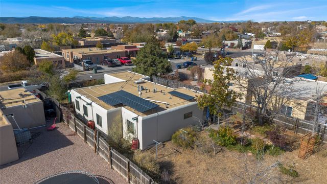1225 Calle La Mirada, Santa Fe, NM 87507