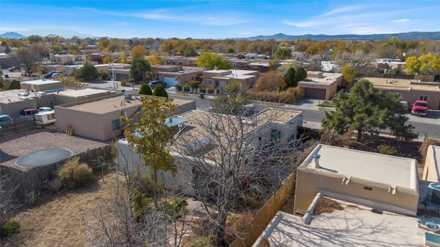 1225 Calle La Mirada, Santa Fe, NM 87507