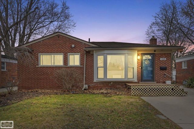 22508 Raymond Court, St Clair Shores, MI 48082