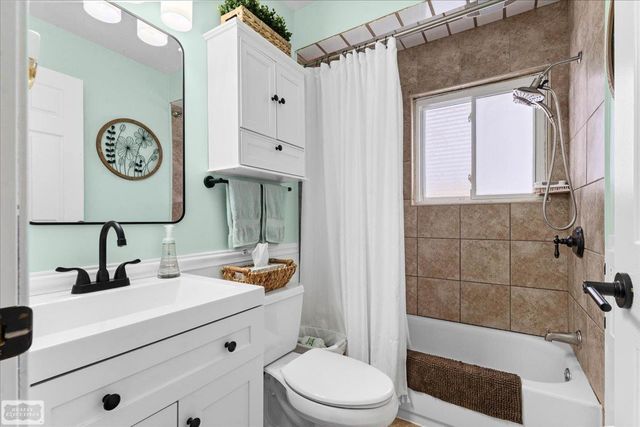 22508 Raymond Court, St Clair Shores, MI 48082