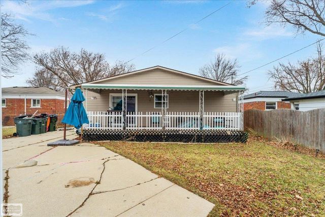 22508 Raymond Court, St Clair Shores, MI 48082