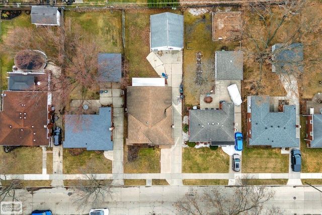 22508 Raymond Court, St Clair Shores, MI 48082