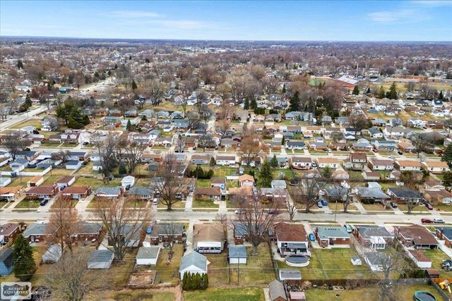 22508 Raymond Court, St Clair Shores, MI 48082