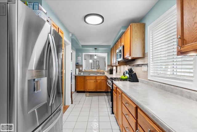 22508 Raymond Court, St Clair Shores, MI 48082