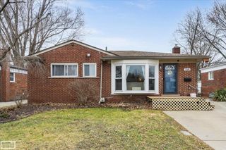 22508 Raymond Court, St Clair Shores, MI 48082