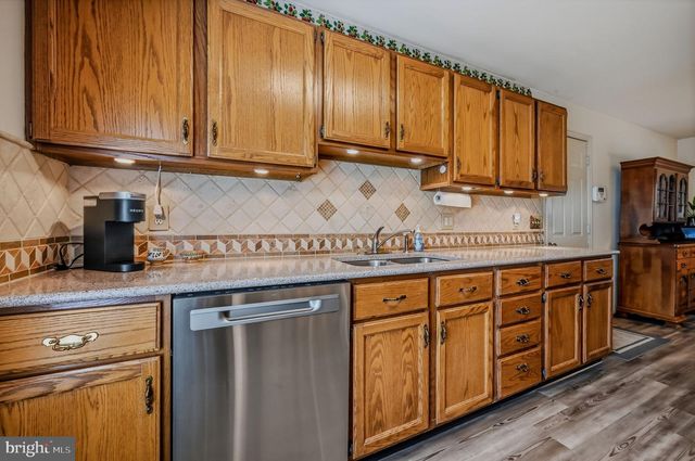 15 GLOUCESTER CT, Newark, DE 19702