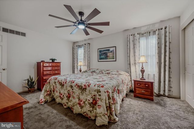 15 GLOUCESTER CT, Newark, DE 19702
