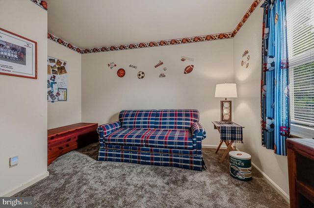 15 GLOUCESTER CT, Newark, DE 19702