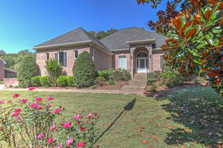 8044 Charlotte Pike, Nashville, TN 37221
