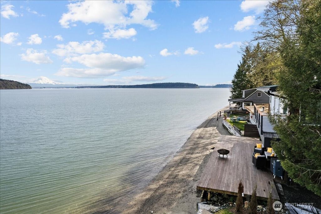 10509 Sunrise Beach Drive NW, Gig Harbor, WA 98332