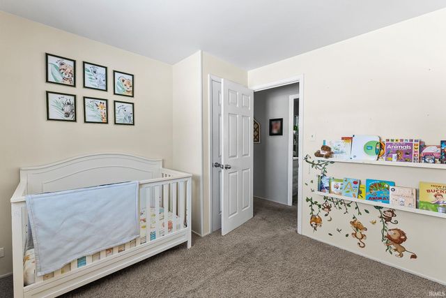 9040 E North Circle Drive, Churubusco, IN 46723