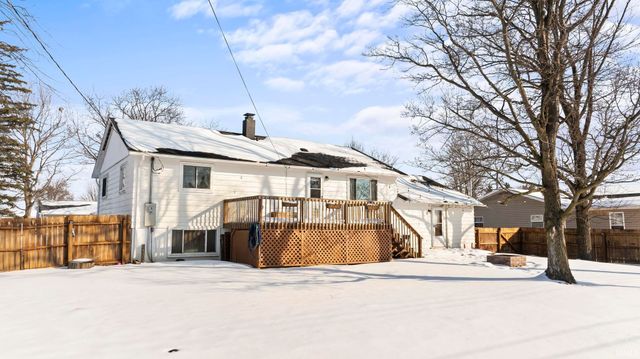 9040 E North Circle Drive, Churubusco, IN 46723